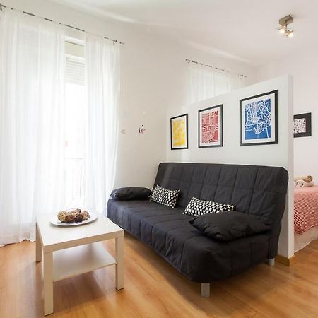 Peral Home Cozy Apartment Севилья Экстерьер фото