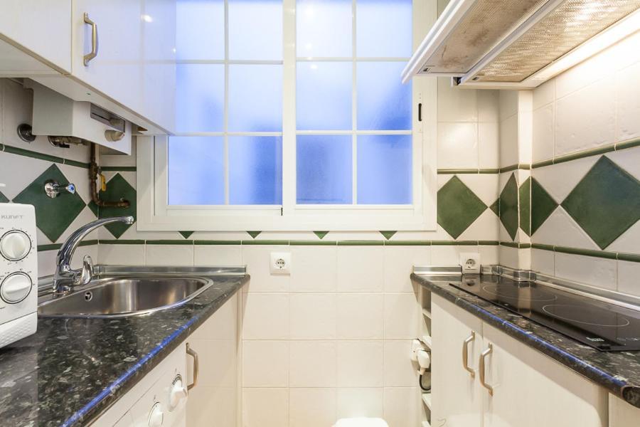 Peral Home Cozy Apartment Севилья Экстерьер фото