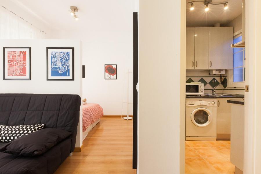 Peral Home Cozy Apartment Севилья Экстерьер фото