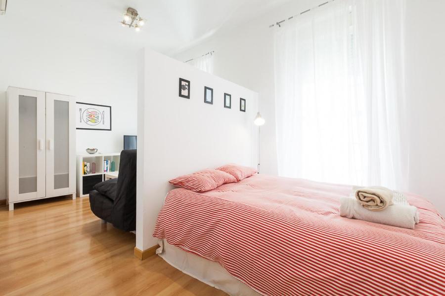 Peral Home Cozy Apartment Севилья Экстерьер фото