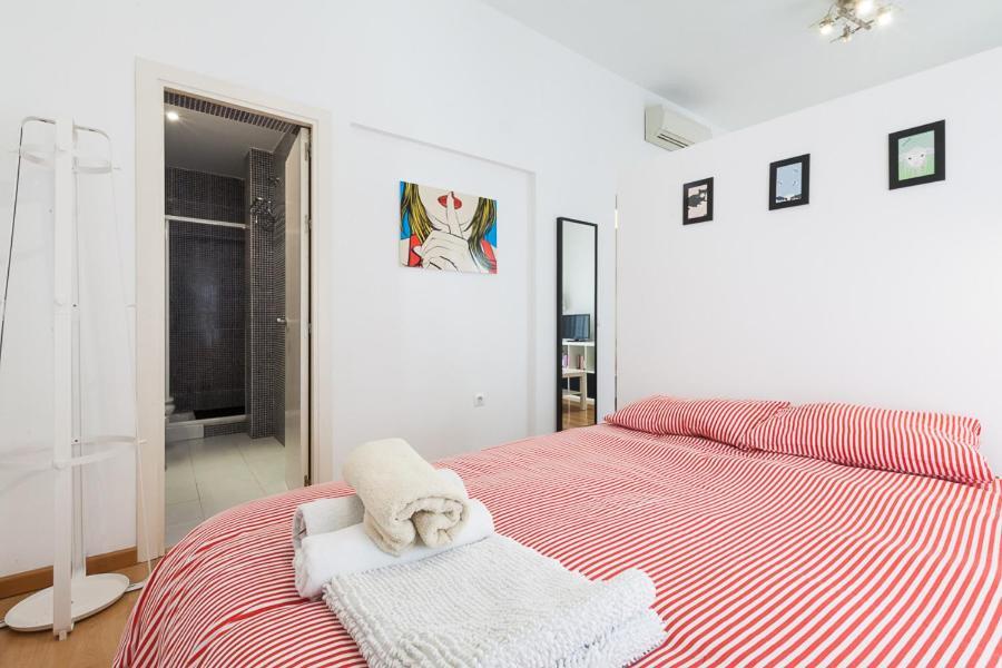 Peral Home Cozy Apartment Севилья Экстерьер фото
